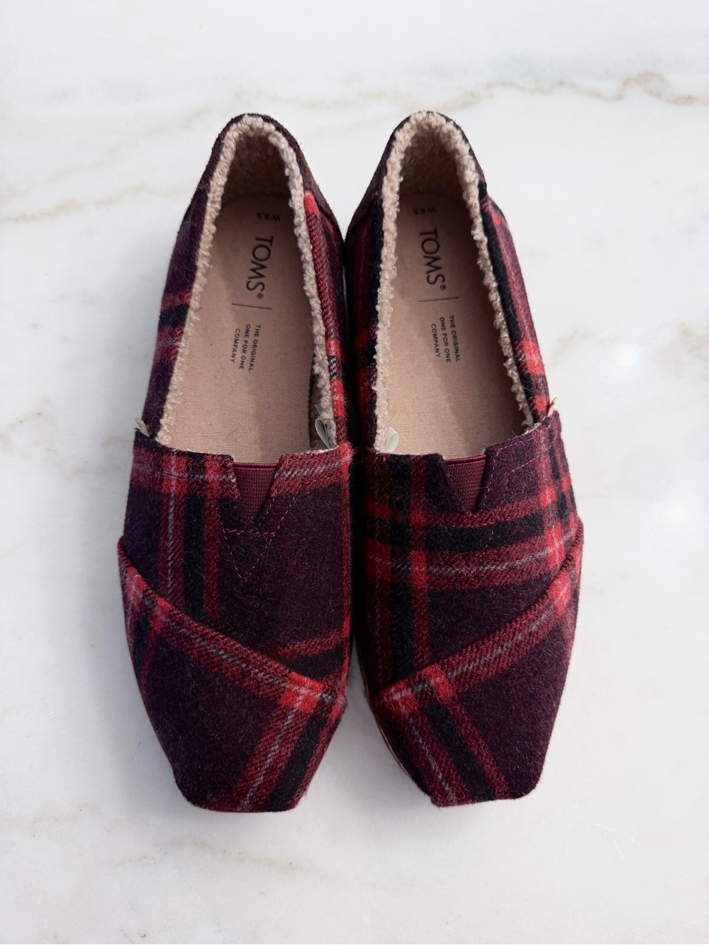 Toms red/maroon earthy plaid wrap recycled shearling slip on shoes size 8.5